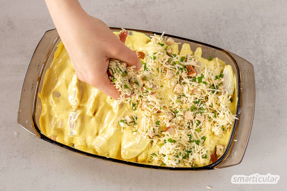 Diesen vegetarischen oder veganen Spargelauflauf mit Kartoffeln zauberst du mit minimalem Arbeitsaufwand, denn alle Zutaten werden ungekocht verarbeitet.