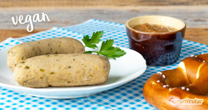 Mit einer selbst gemachten veganen Weißwurst kannst du Geld und Verpackungsmüll sparen - für das echte Bayernfeeling aus rein pflanzlichen Zutaten!