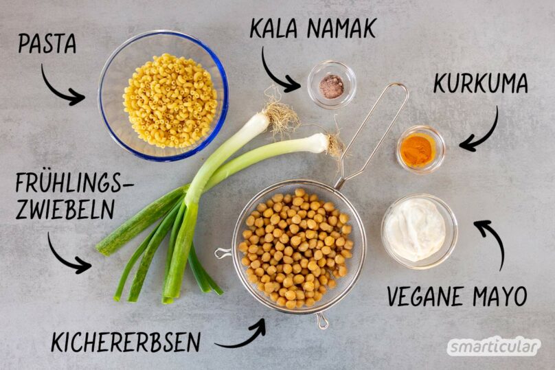 Für einen veganen Eiersalat braucht es keinerlei tierische Zutaten, und er schmeckt dank des Schwefelsalzes Kala Namak auch täuschend echt nach Ei.
