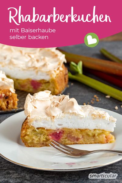 Rhabarberkuchen mit Baiser - ein Klassiker, um Rhabarber zu verarbeiten. Mit diesem Rezept gelingt der Kuchen ganz einfach und ist sogar vegan möglich.