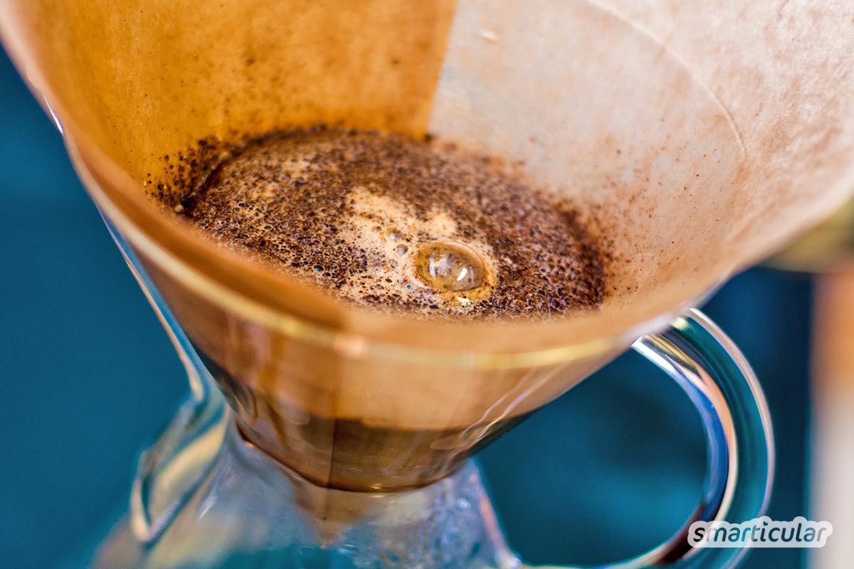 Für kalt gebrühten Kaffee, auch Cold Brew genannt, braucht es nur Kaffeebohnen und Wasser. Für den vollen Kaffeegeschmack ohne extra Zubehör!