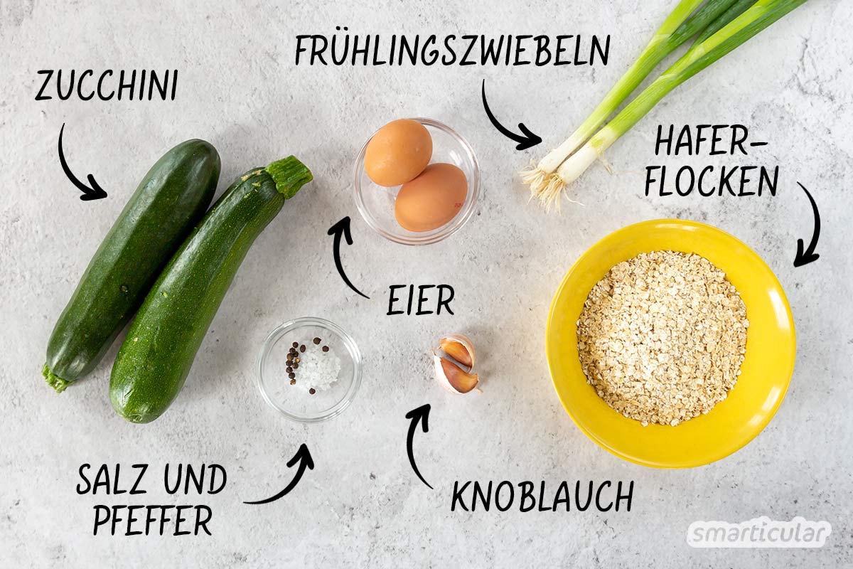 Zucchinipuffer mit Haferflocken sind eine sommerliche Alternative zu Kartoffelpuffern und sorgen für mehr Abwechslung in der Zucchinisaison.