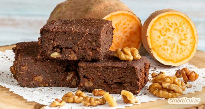 Naschen ohne Reue: Dieses Rezept für Süßkartoffel-Brownies ist einfach zuzubereiten, liefert jede Menge Vitalstoffe und kommt ganz ohne Industriezucker aus.