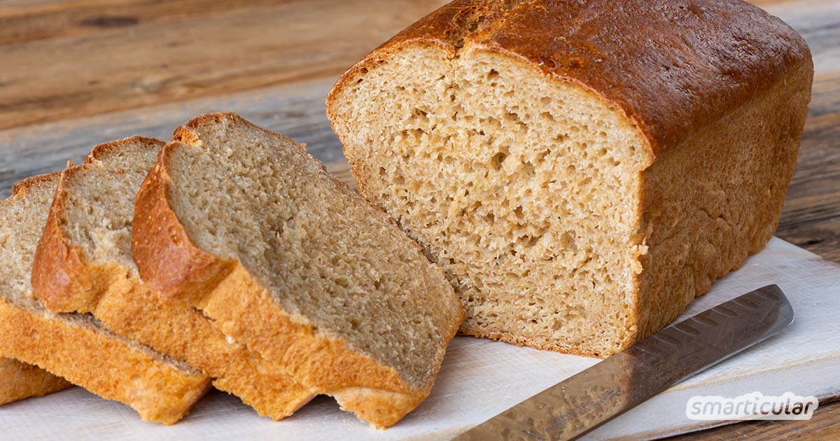 Ein Einkorn-Brot schmeckt köstlich und macht durch viel Eiweiß und Ballaststoffe satt! Lies hier, wie einfach du ein Einkorn-Brot mit Hefe backen kannst.