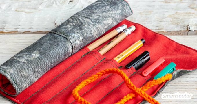 Eine Stifterolle zu nähen, ist nicht so schwer! Das Rollmäppchen eignet sich auch für Handarbeitsnadeln oder Pinsel und lässt sich aus Stoffresten fertigen.