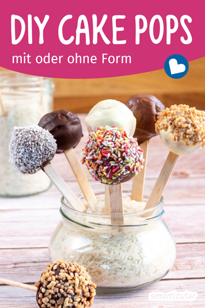 Statt für ein Büfett Kuchen zu backen, für den Besteck und Teller nötig sind, lassen sich handlichere Cake Pops selber machen - auch ohne Form und Backofen.