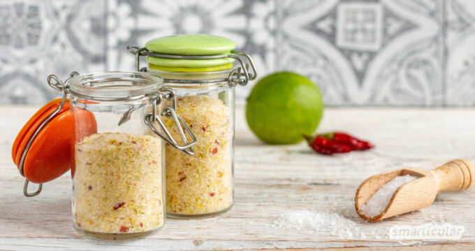 Chilisalz selber machen und mit Limettenabrieb verfeinern: So einfach kannst du die pikant-frische Würze für Gemüse- und Grillgerichte herstellen!