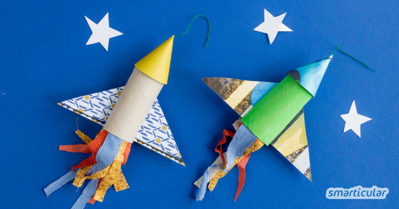 Leere Klorollen, winzige Stoffreste und Altpapier … Das alles kannst du einfach in den Müll schmeißen oder aber mit Kindern bunte Raketen basteln.