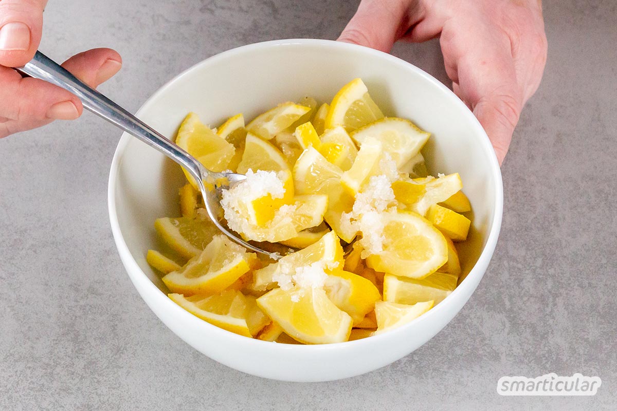 Salzzitronen sind ein köstliches Würzmittel für eine Vielzahl herzhafter Speisen. So einfach lassen sie sich mit diesem Rezept selber machen!