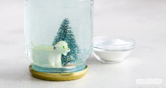 Um dich das ganze Jahr über von umherwirbelnden Schneeflocken verzaubern zu lassen, kannst du ganz leicht eine Schneekugel selber machen.