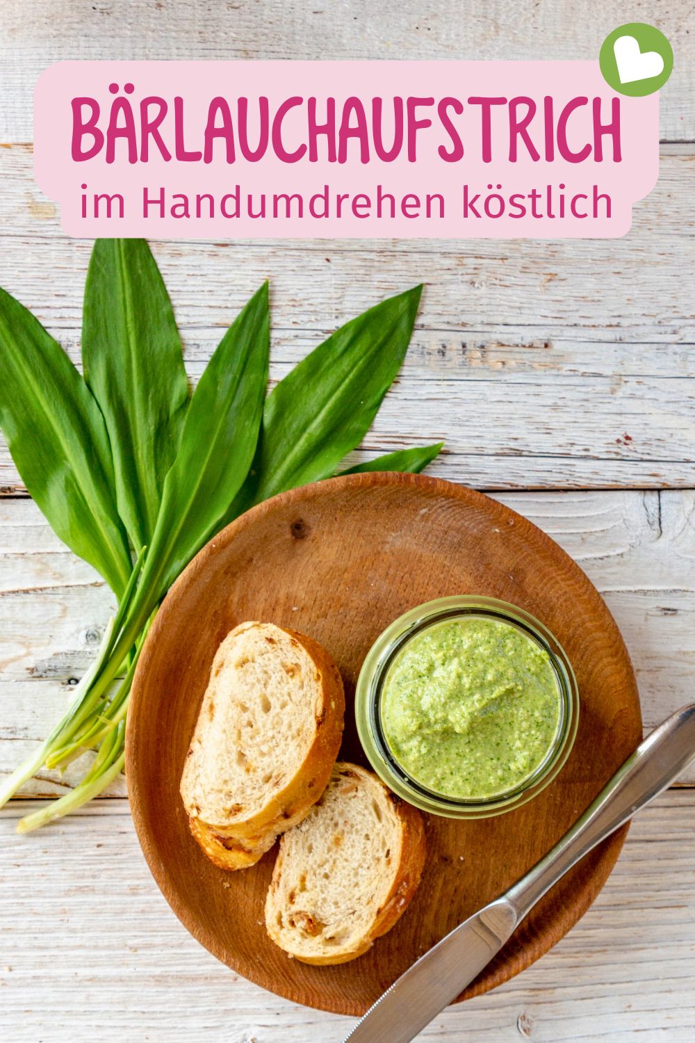 Bärlauchaufstrich ist blitzschnell gemacht und eine schmackhafte Möglichkeit, die würzigen Blätter zu verarbeiten und zu konservieren.