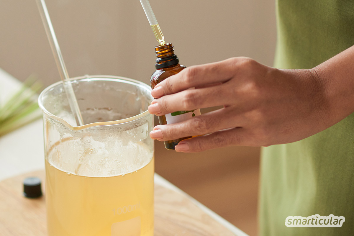 Diese DIY-Glycerinseife für die Haare ist leicht zu transportieren und hilft, Plastikmüll zu vermeiden. Das Glycerin in der Haarseife sorgt außerdem für Feuchtigkeit.
