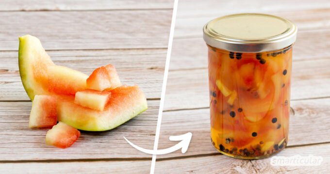 Wusstest du, dass du Wassermelonenschalen essen kannst? Mit diesem Rezept für eingelegte Wassermelonenschalen gelingt dir ein köstlicher, süß-saurer Snack!