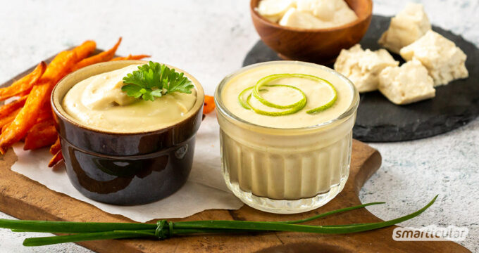 Tofu-Mayonnaise ist genauso cremig-würzig wie das Original, enthält dabei aber viel weniger Fett. Das hier beschriebene Grundrezept lässt sich vielseitig abwandeln.