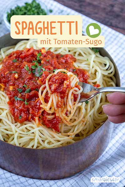 Dieses Rezept für Tomaten-Sugo lässt sich schnell und einfach zubereiten und als würzige Pastasauce servieren.