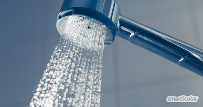 Mit einem Sparduschkopf lassen sich Energie und Wasser sparen, ohne dass der Duschspaß leidet. Mehr Tipps für nachhaltiges und gesundes Duschen findest du hier.