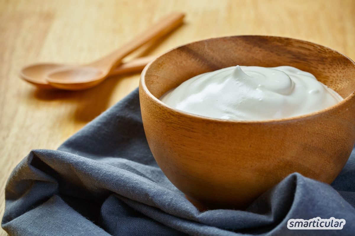 Wenn dich auch hin und wieder trockene, rissige Fußsohlen plagen, solltest du eine pflegende Fußbutter selber machen - leicht und wohltuend!