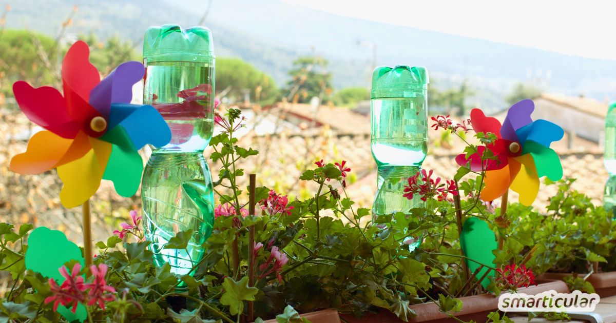 Pflanzen bewässern im Urlaub muss nicht kompliziert sein. Hier findest du Systeme mit ihren Vor- und Nachteilen für Zimmer, Balkon und Garten.