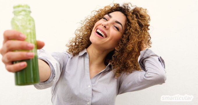 Die Saftkur zählt zu den sanften Fastenmethoden. Wie es geht und welche Vor- und Nachteile das Saftfasten mitbringt, erfährst du hier.