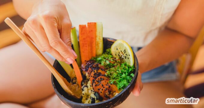 Scheinfasten bewirkt ähnliche gesundheitliche Effekte wie traditionelles Fasten. Erfahre hier, wie es funktioniert und welche Wirkung es hat.