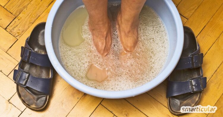 Fußbad mit Apfelessig - heilsames Ritual für strapazierte Füße ... Fußbad mit Apfelessig - heilsames Ritual für strapazierte Füße ...