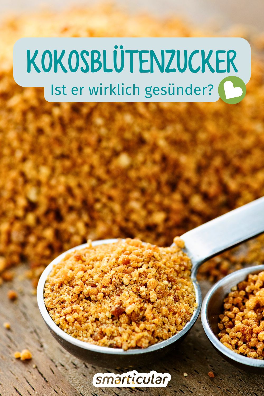 Kokosblütenzucker wird in vielen Rezepten als gesündere Alternative zu Rübenzucker empfohlen. Ob das wirklich stimmt, erfährst du hier.