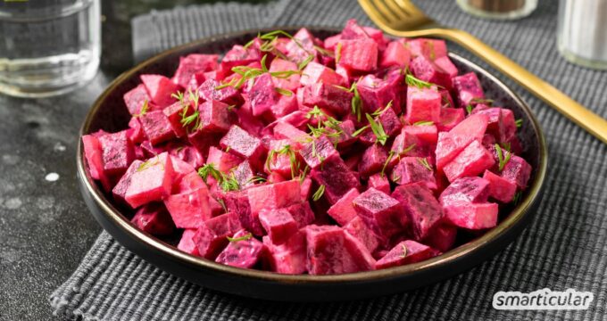 Mit einem Rote-Bete-Salat mit Apfel setzt du die vitalstoffreiche Knolle besonders lecker in Szene - mit wenigen Zutaten und vielen Aromen.