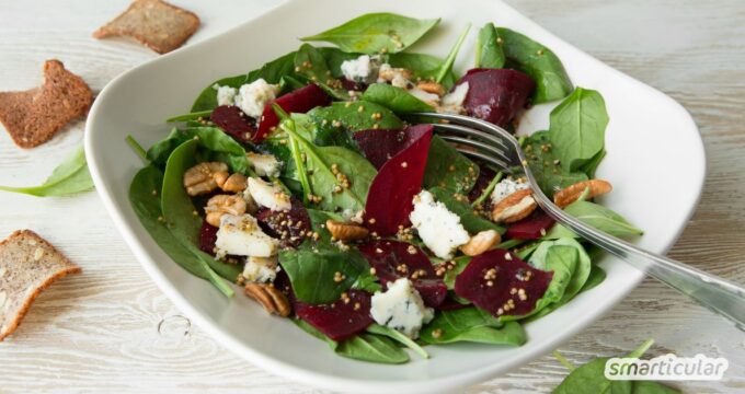 Ein frischer Spinatsalat mit Rote Bete und Nüssen ist eine leichte Mahlzeit – ideal für den Frühling und eine bewusste Ernährung!
