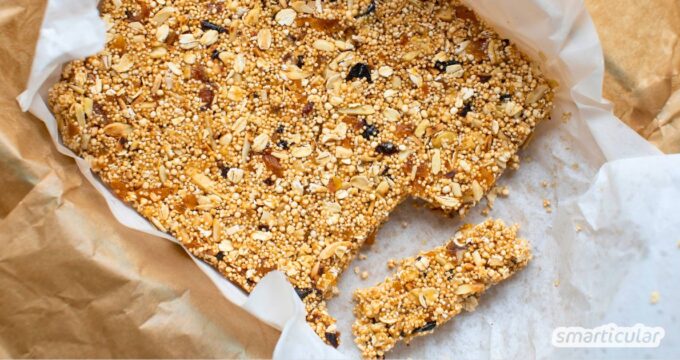 Amaranth-Riegel sind eine perfekte Alternative zu überzuckteren Snacks aus dem Supermarkt und lassen sich ganz leicht selber machen.