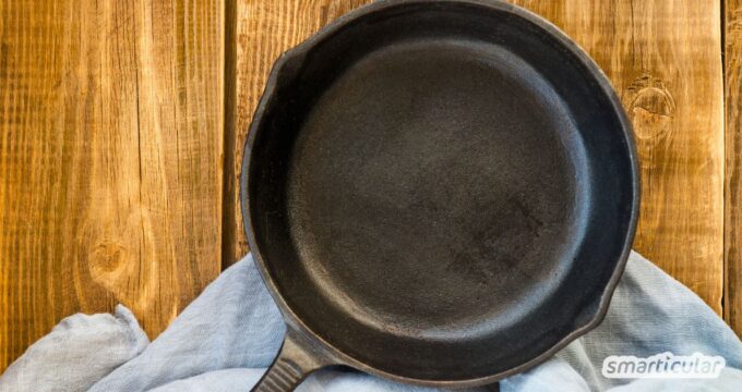 Gusseisenpfanne reinigen und pflegen: Mit diesen Tipps und Hausmitteln wird sie sauber ohne die wertvolle Patina zu beschädigen.