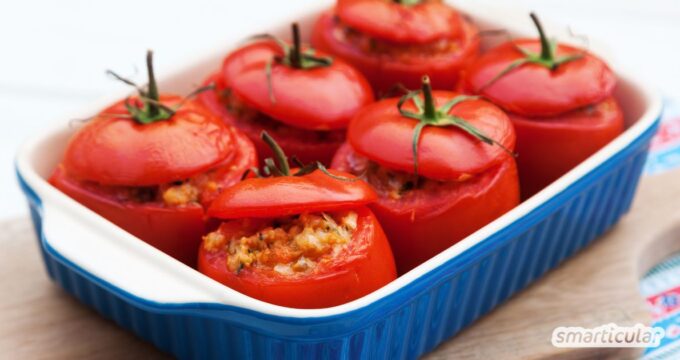Dieses Rezept für gefüllte Tomaten aus dem Backofen lässt sich einfach vorbereiten und ist eine köstliche, leichte Mahlzeit.