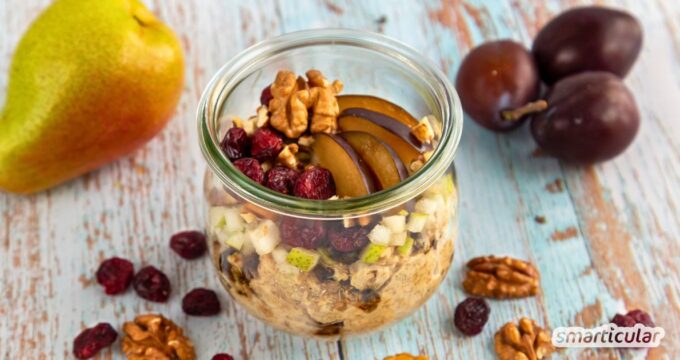 In diesem Birnen-Porridge kombinierst du herbstliche Früchte mit ballaststoffreichen Cerealien und Nüssen zu einem gesunden Frühstück.
