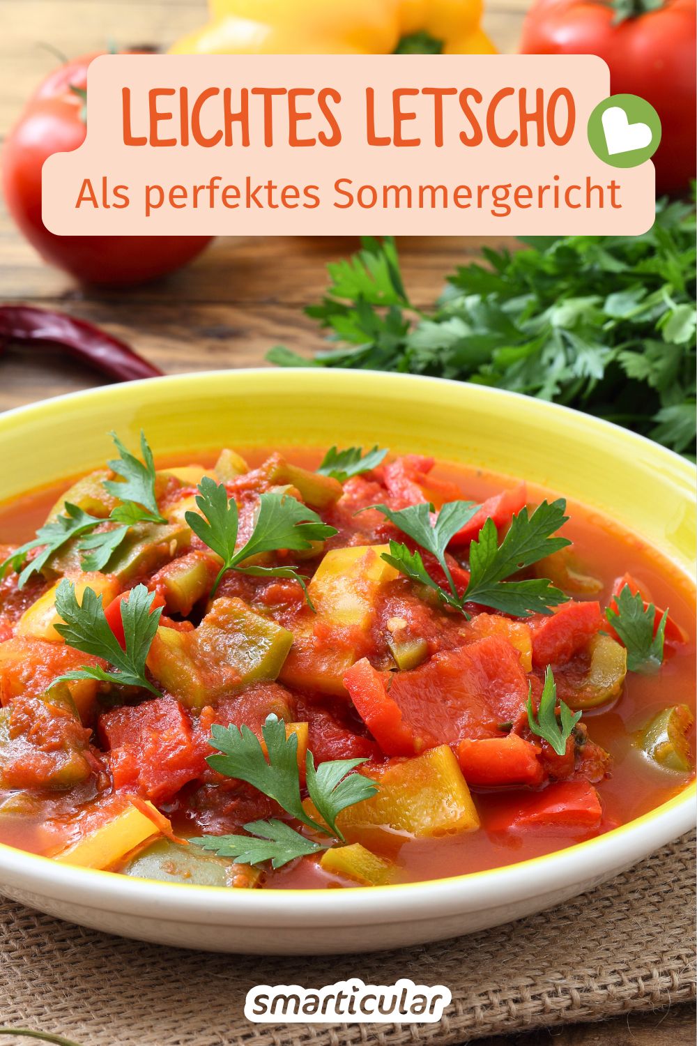 Im ungarischen Schmorgereicht Letscho spielen Paprikaschoten die Hauptrolle. Es kann als Hauptgericht oder Gemüsebeilage serviert werden.