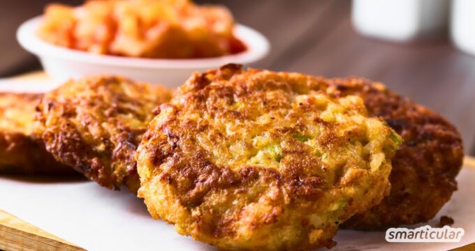 Aus übrig gebliebenem Reis lassen sich in wenigen Minuten herzhafte Reisküchlein zubereiten - als schneller Snack oder sättigende Mahlzeit.