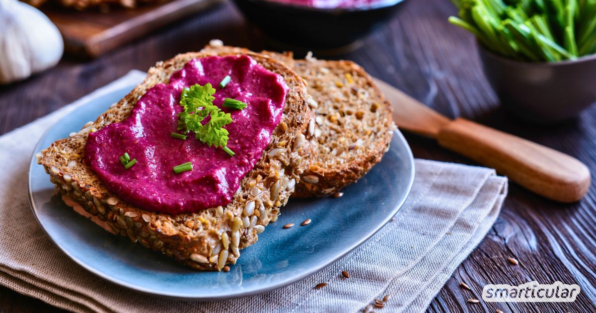 In einem Rote-Bete-Meerrettich-Aufstrich harmonieren die erdigen Aromen perfekt mit der Schärfe der weißen Wurzel - unbedingt probieren!