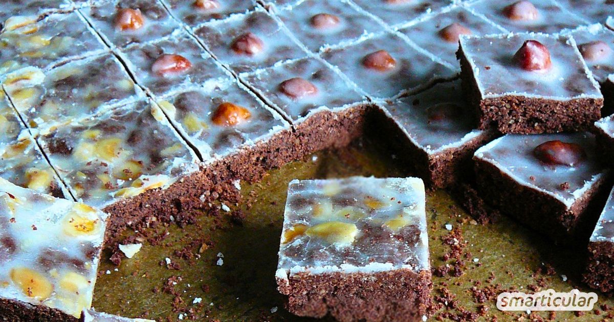 Viele aromatische Zutaten und trotzdem wenig Aufwand: Mit diesem Rezept für Lebkuchen vom Blech gelingt der Weihnachtsklassiker garantiert.