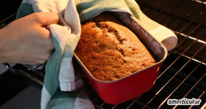 Für diesen Schoko-Nuss-Kuchen brauchst du wenige Zutaten, eine Tasse zum Abmessen und eine Backform - schon kann das Backvergnügen losgehen.