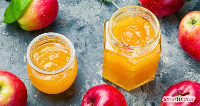 Wenn du Apfelgelee selber machen möchtest, kannst du ganze Äpfel oder auch Apfelreste wie Schalen und Gehäuse verwenden - so lecker!