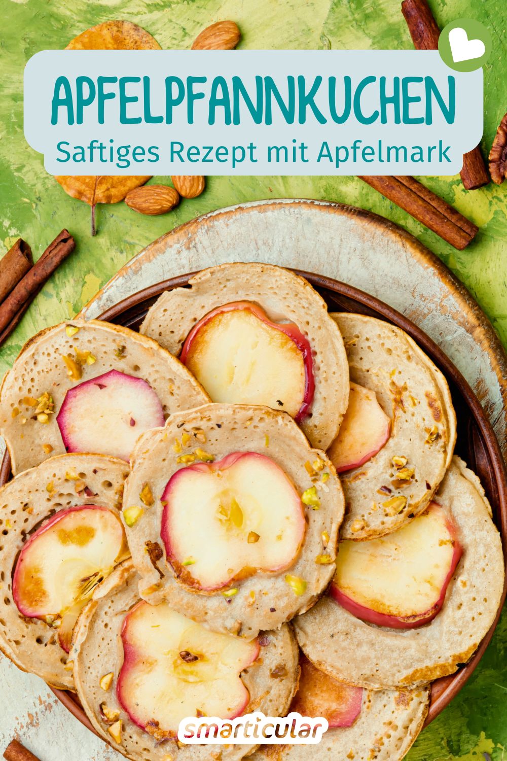 Dieses Rezept für Apfelpfannkuchen wird mit Haferflocken und Apfelmark statt Kristallzucker zubereitet - saftig-süß und vitalstoffreich.
