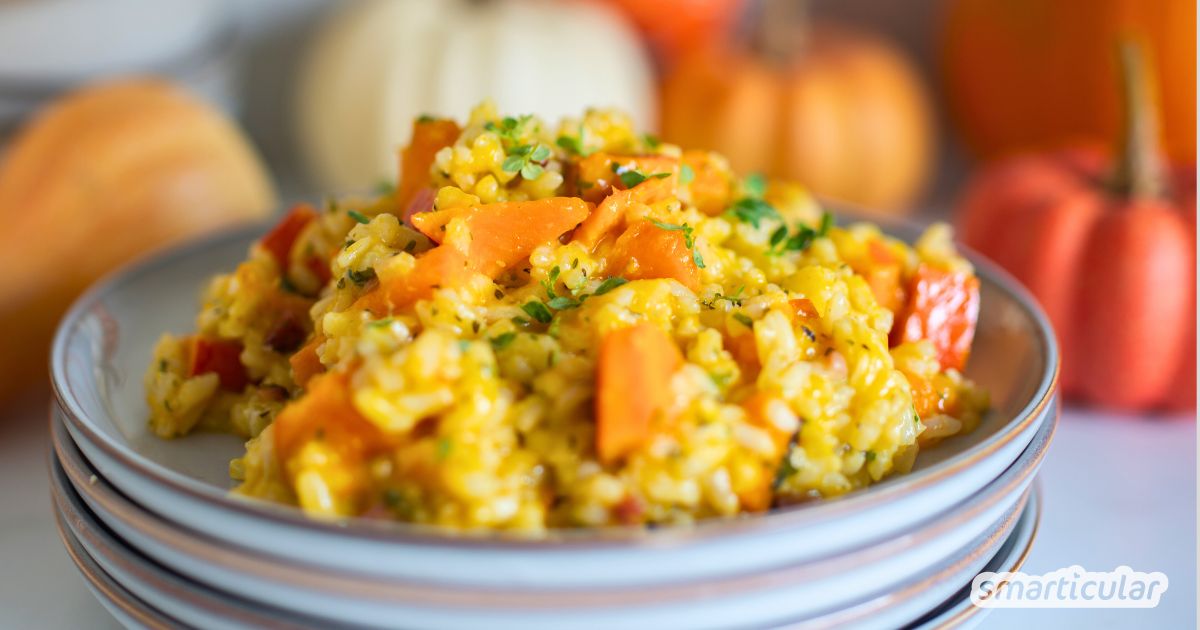 Ein Kürbisrisotto verbindet zarte Kürbiswürfel mit kernigem Risottoreis zu einem echten Herbstgenuss - auf Wunsch vegan und alkoholfrei.