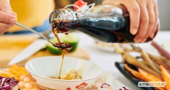 Sojasauce-Ersatz aus regionalen Zutaten einfach selber machen! Dieses sojafreie Rezept ist schnell einsatzbereit und schmeckt köstlich.