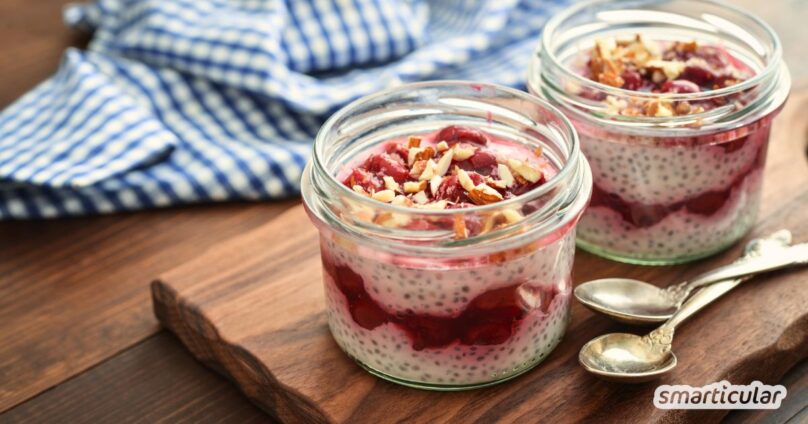 Gesund und nachhaltig frühstücken: Chia-Pudding mit Omega-3 und Ballaststoffen macht fit und satt - ein Grundrezept mit vielen Variationen.