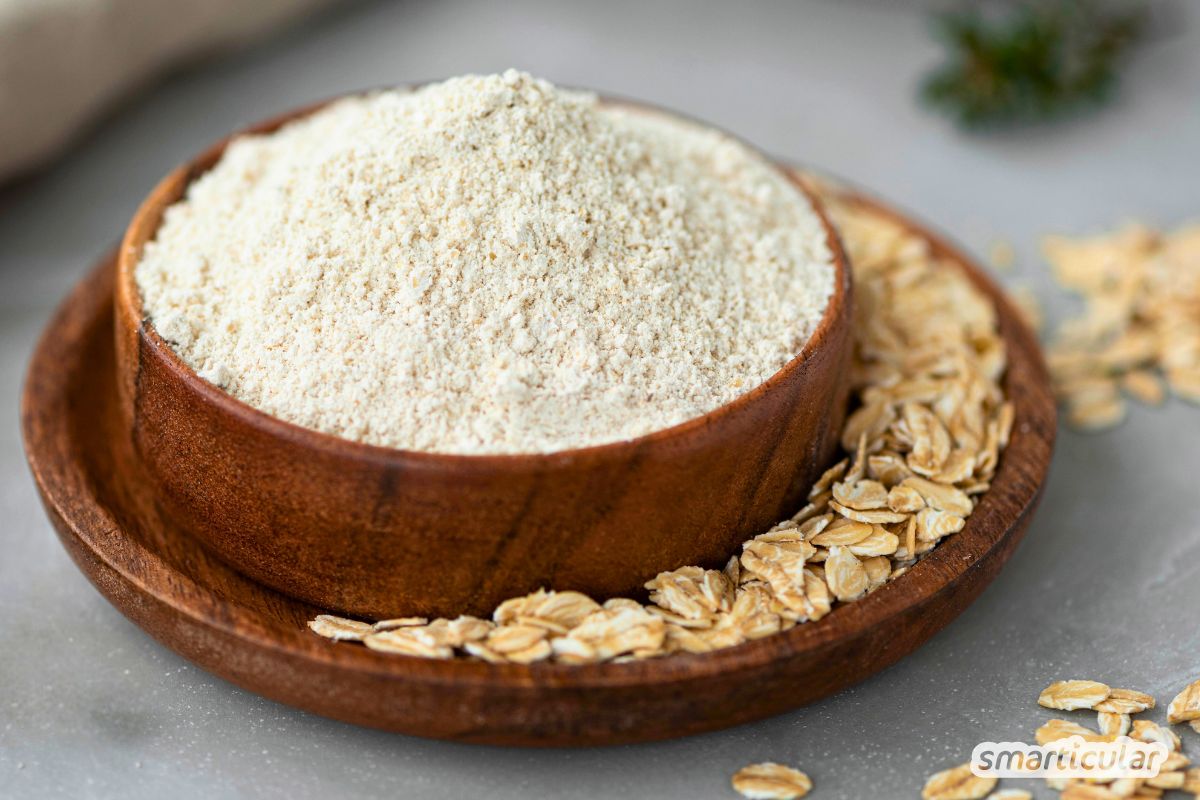Ein Haferflocken-Bad beruhigt gereizte Haut und spendet Feuchtigkeit. Wir zeigen wie du es mit Flocken oder kolloidalem Hafermehl anwendest.