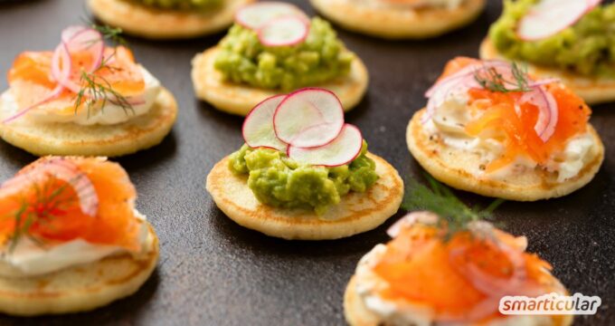 Blinis selber machen: Mit Buchweizen werden die Mini-Pfannkuchen schön fluffig und nussig-lecker. Entdecke unser einfaches Grundrezept!