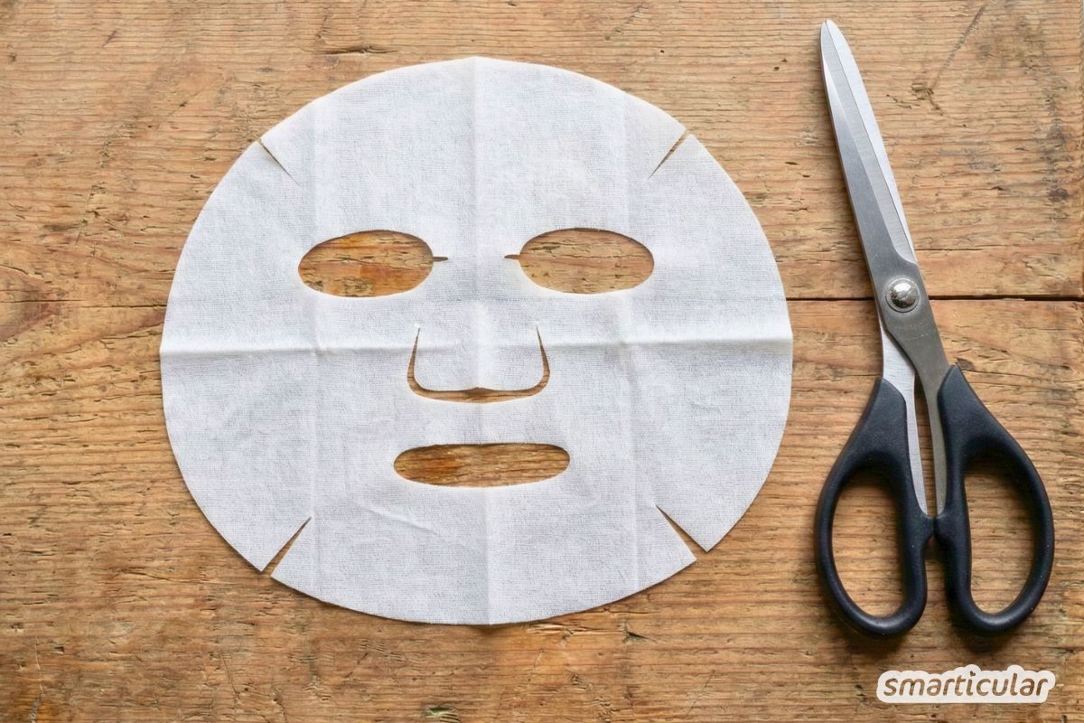 Erfahre, wie du Tuchmasken selber machen kannst - aus waschbarem Stoff getränkt mit natürlichen hautpflegenden Zutaten aus dem Vorrat.