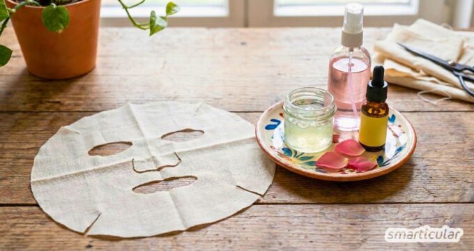 Erfahre, wie du Tuchmasken selber machen kannst - aus waschbarem Stoff getränkt mit natürlichen hautpflegenden Zutaten aus dem Vorrat.