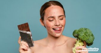 Die richtige Ernährung bei Pickeln: Erfahre, welche Lebensmittel unreine Haut verstärken und welche Entzündungen von innen heraus lindern.