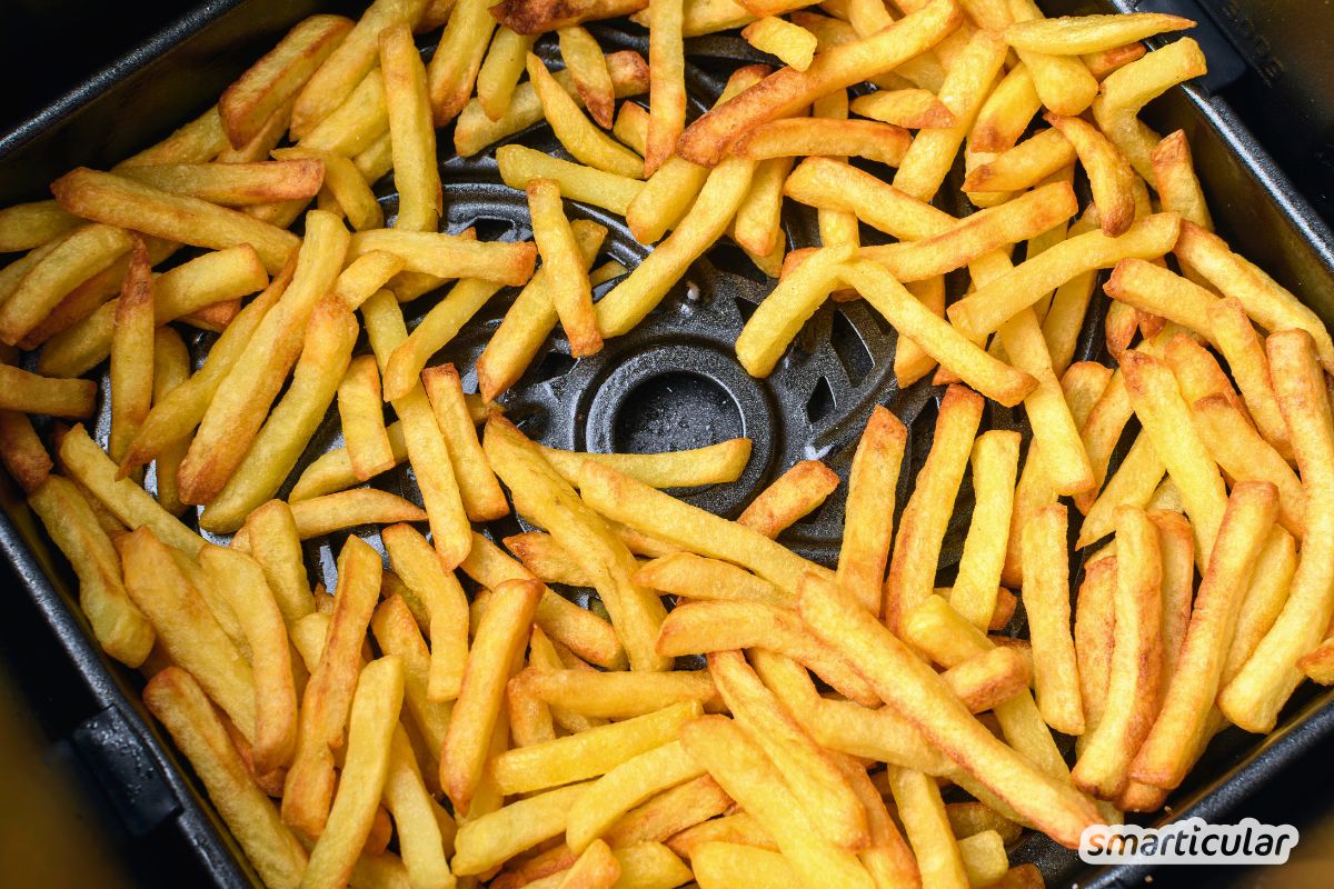 Pommes aus frischen Kartoffeln im Airfryer