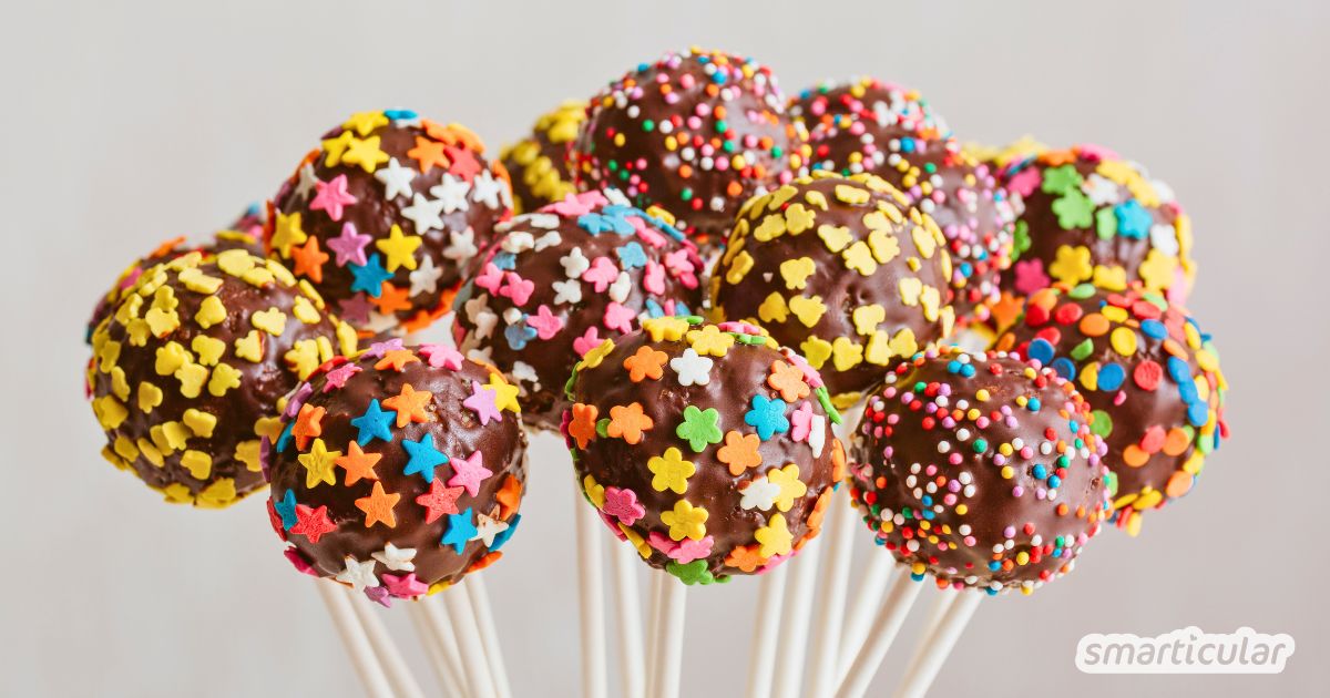 Verwandle trockene Kuchen und Muffins mit diesem simplen Rezept in saftige Cake Pops aus Kuchenresten - so lecker geht Lebensmittel retten!