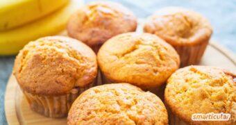 Reife Bananen übrig? Backe saftige Bananenmuffins ohne Zuckerzusatz! Unser einfaches Rezept ist ideal für Babys und die ganze Familie.